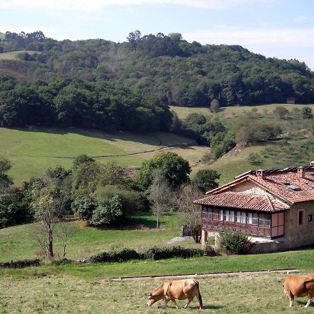 Gasthaus Turismo Rural El Sidron Piloña Exterior foto