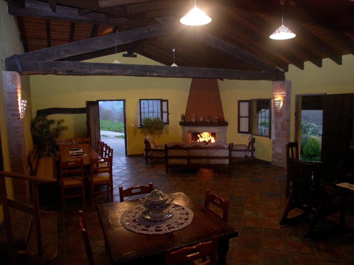 Gasthaus Turismo Rural El Sidron Piloña Exterior foto