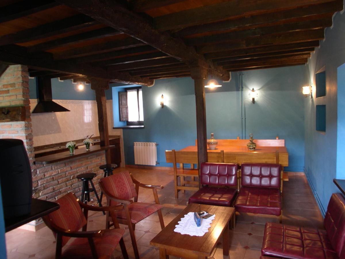 Gasthaus Turismo Rural El Sidron Piloña Exterior foto