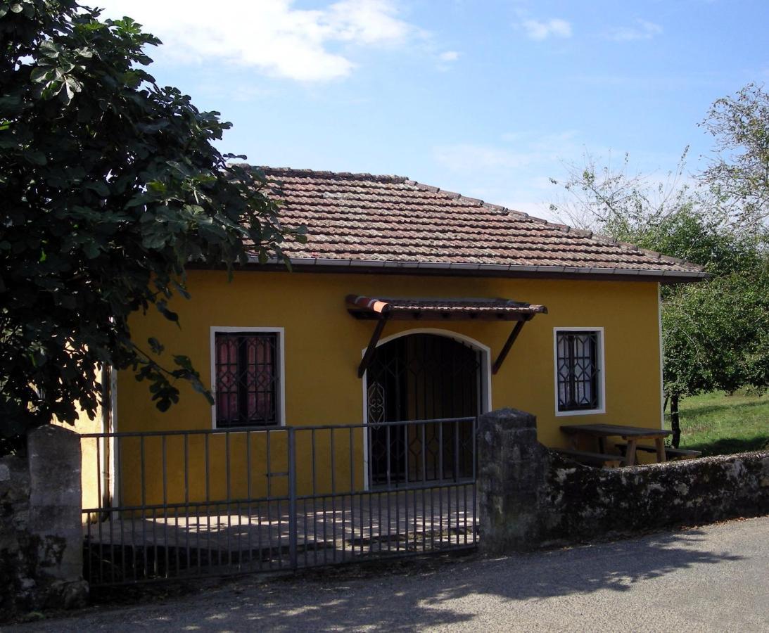 Gasthaus Turismo Rural El Sidron Piloña Exterior foto