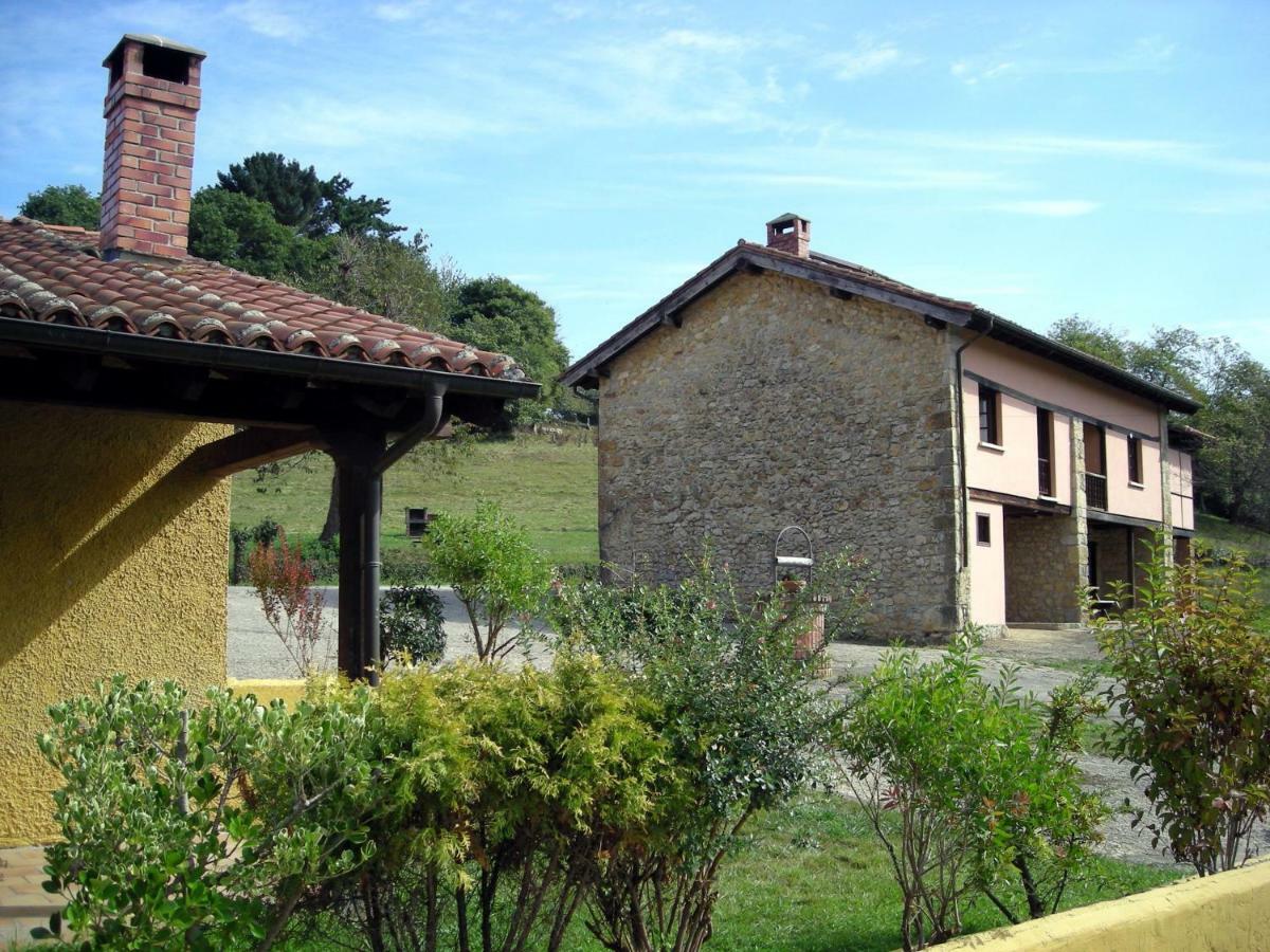 Gasthaus Turismo Rural El Sidron Piloña Exterior foto